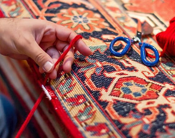 خدمات تخصصی و حرفه ای رفوی فرش در قالیشویی هفت تیر قم
